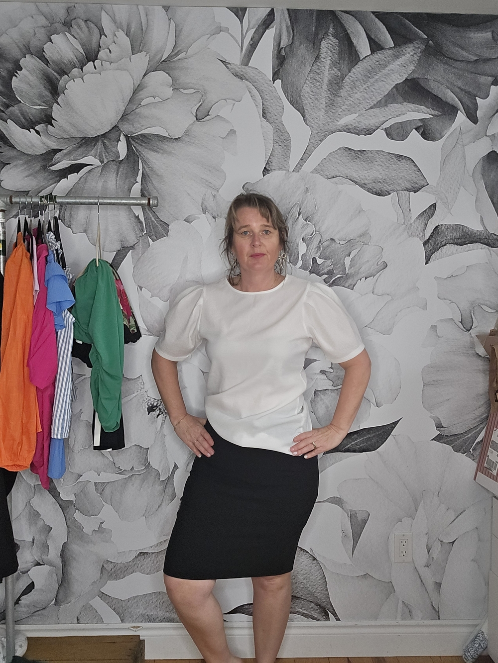 🍓cleo White Blouse and Black Pencil Skirt Outfit